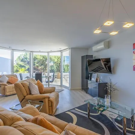 Relaxing Family Retreat With Stunning Golf Views Benalmádena
