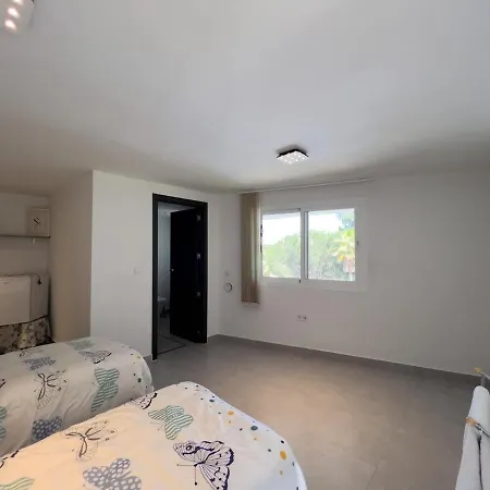 Relaxing Family Retreat With Stunning Golf Views Вилла Бенальмадена